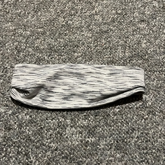 Lululemon headband - Picture 2 of 3